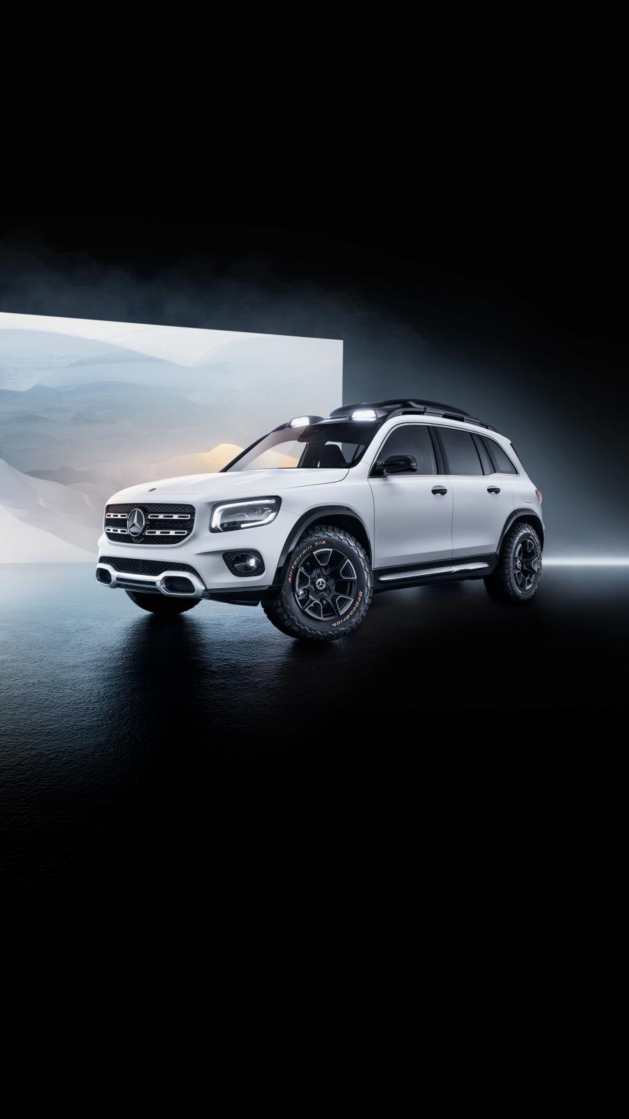  Mercedes-Benz Concept GLB 2019 года  (фото 18 из 24)